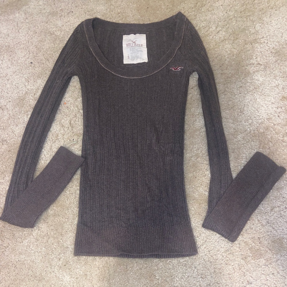 Brown long sleeve Hollister sweater